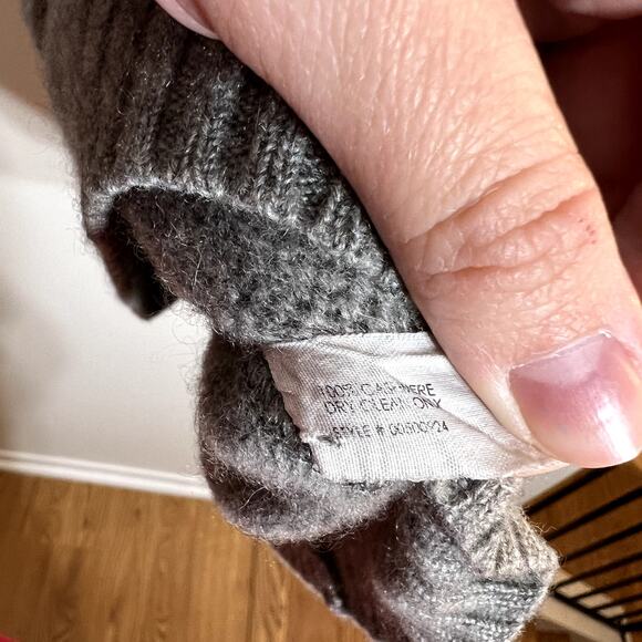 Club Monaco Cashmere Gray Hooded Short Sleeve Sweater - Picture 4 of 5